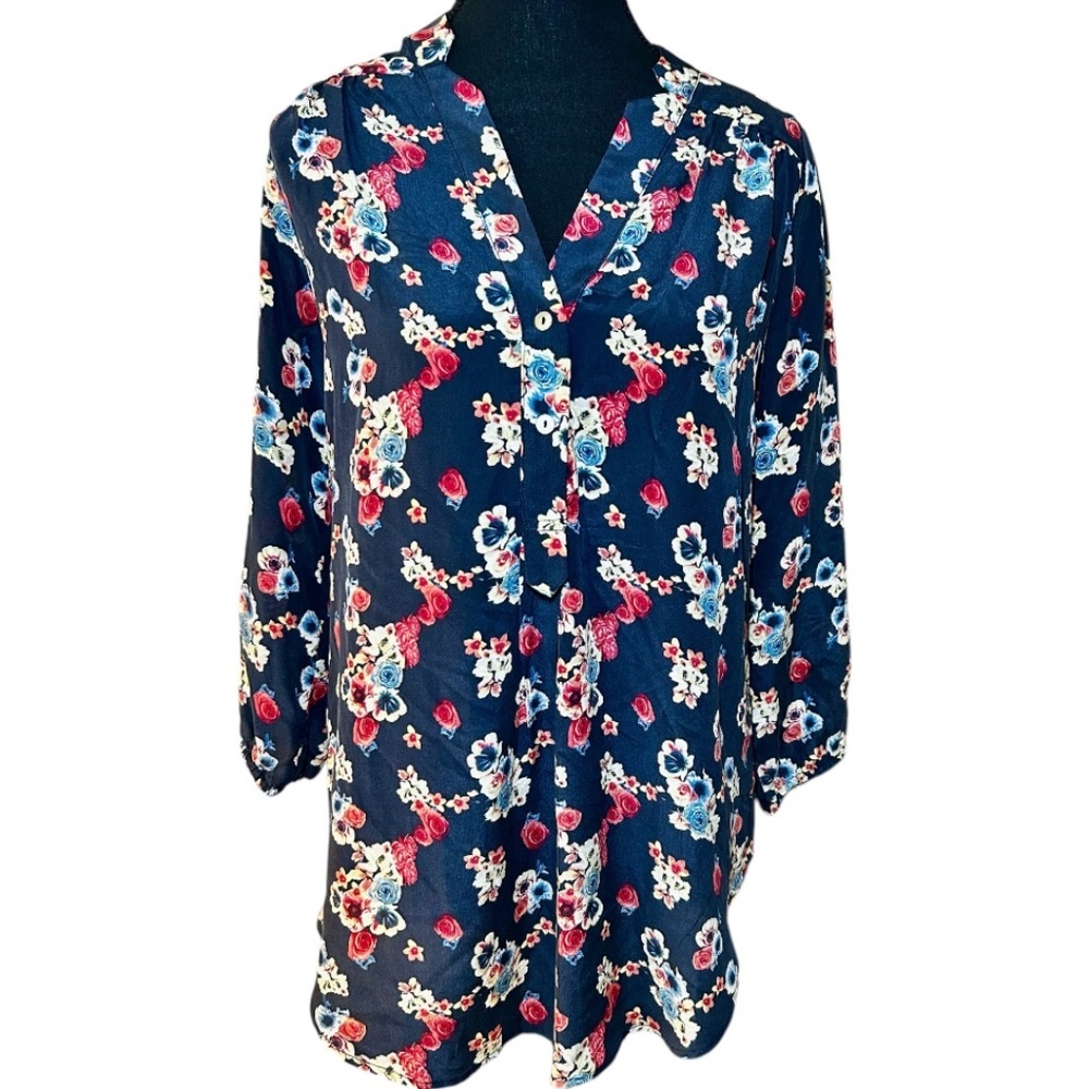 Amour Vert 100% Silk Floral V Neck Womens Stitch Fix Blouse, Size Small, NWOT